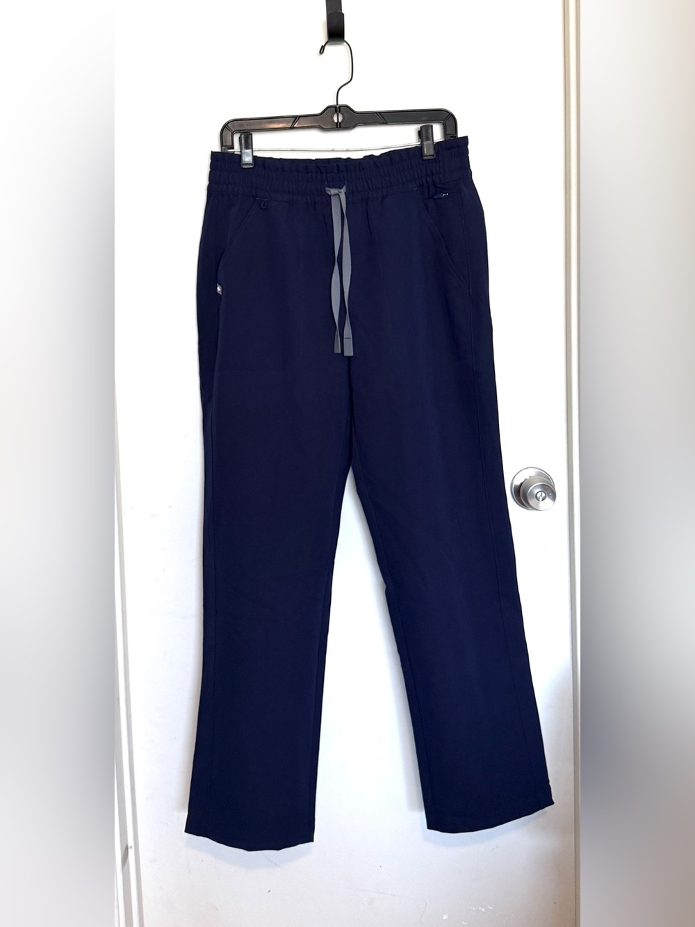 Figs Women's Scrub Pants Size Medium Petite Color Navy